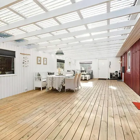 Summer House In A Fun Area Kisserup