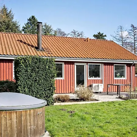 Summer House In A Fun Area Kisserup