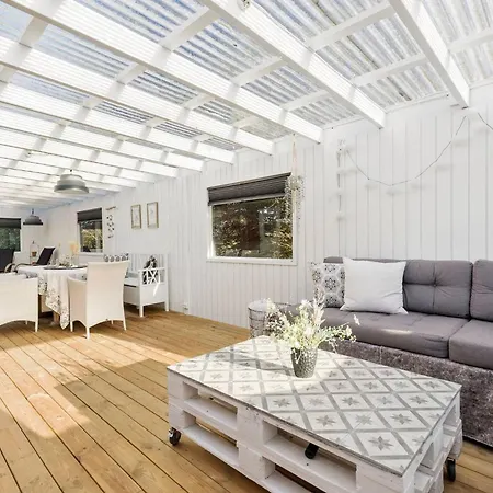 Summer House In A Fun Area *